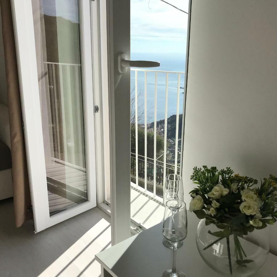 Апартаменты Giorgiada Luxury Кастельмола Экстерьер фото